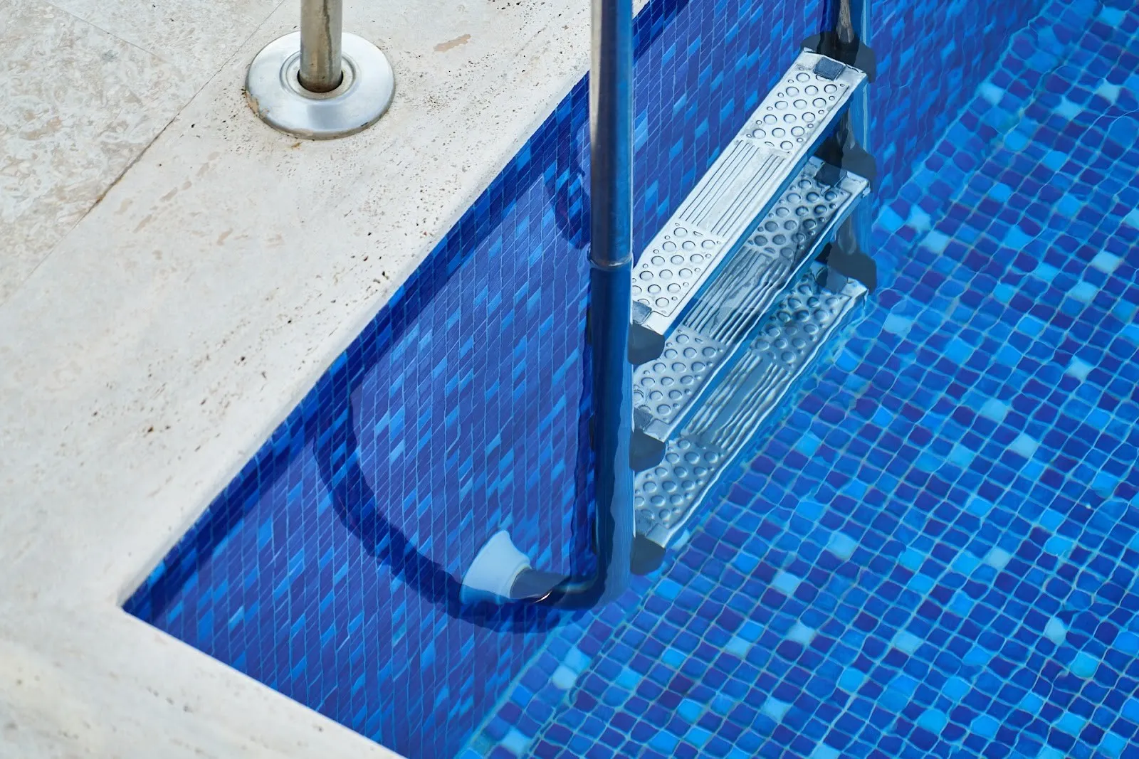 Pool Tile Cleaning in Las Vegas- 6 Tips to Clean Your Pool Tiles
